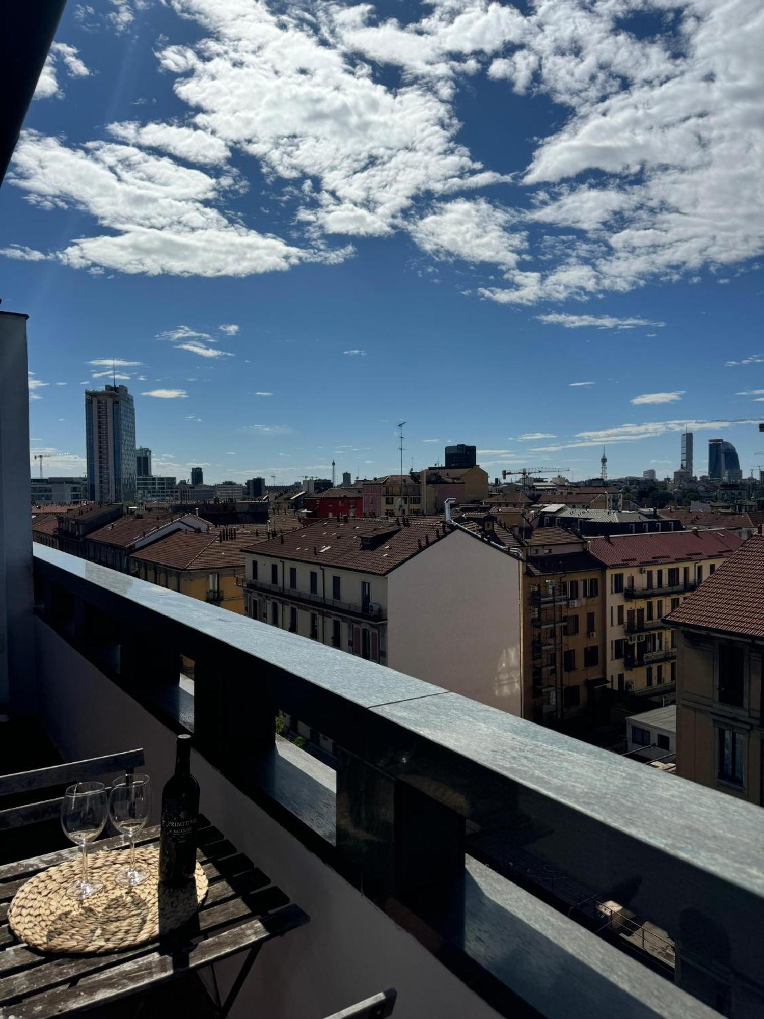 Appartamento Isola- Attico Con Balcone ミラノ エクステリア 写真