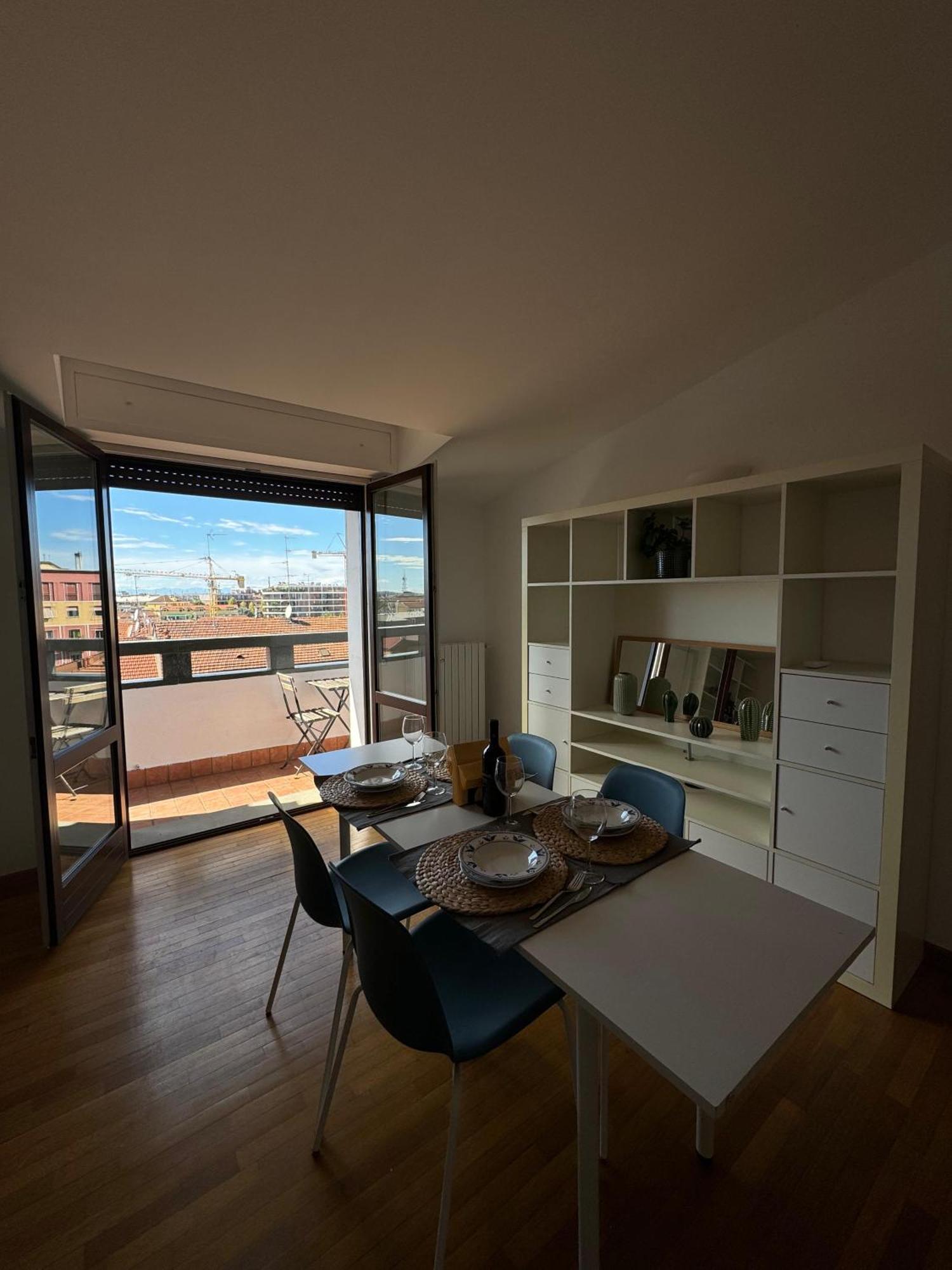 Appartamento Isola- Attico Con Balcone ミラノ エクステリア 写真