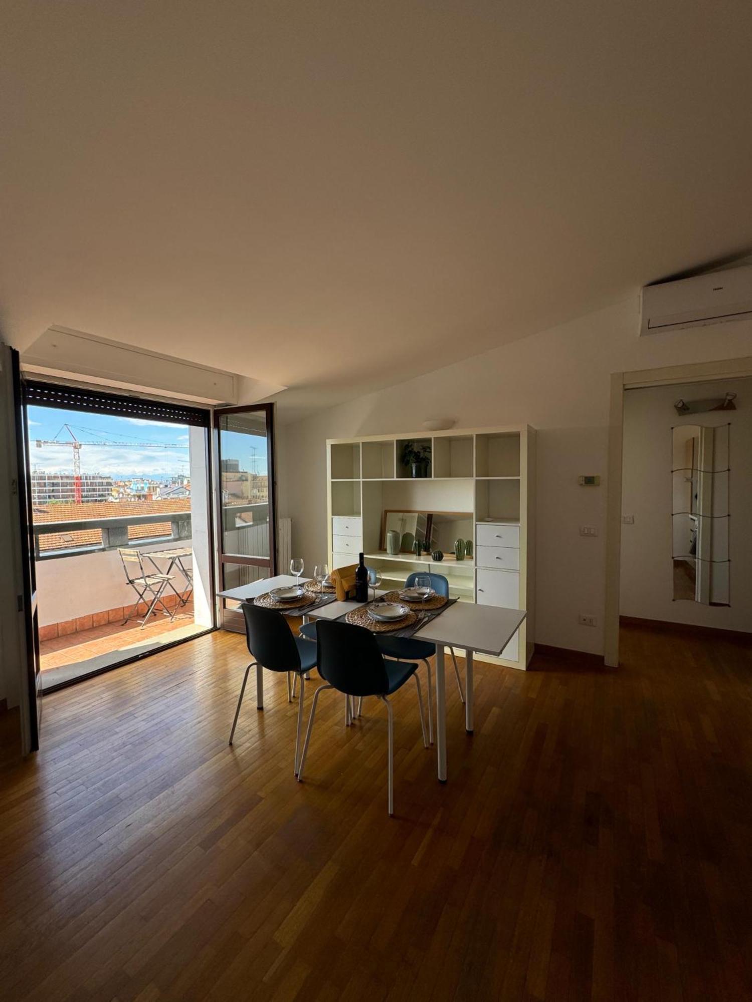 Appartamento Isola- Attico Con Balcone ミラノ エクステリア 写真